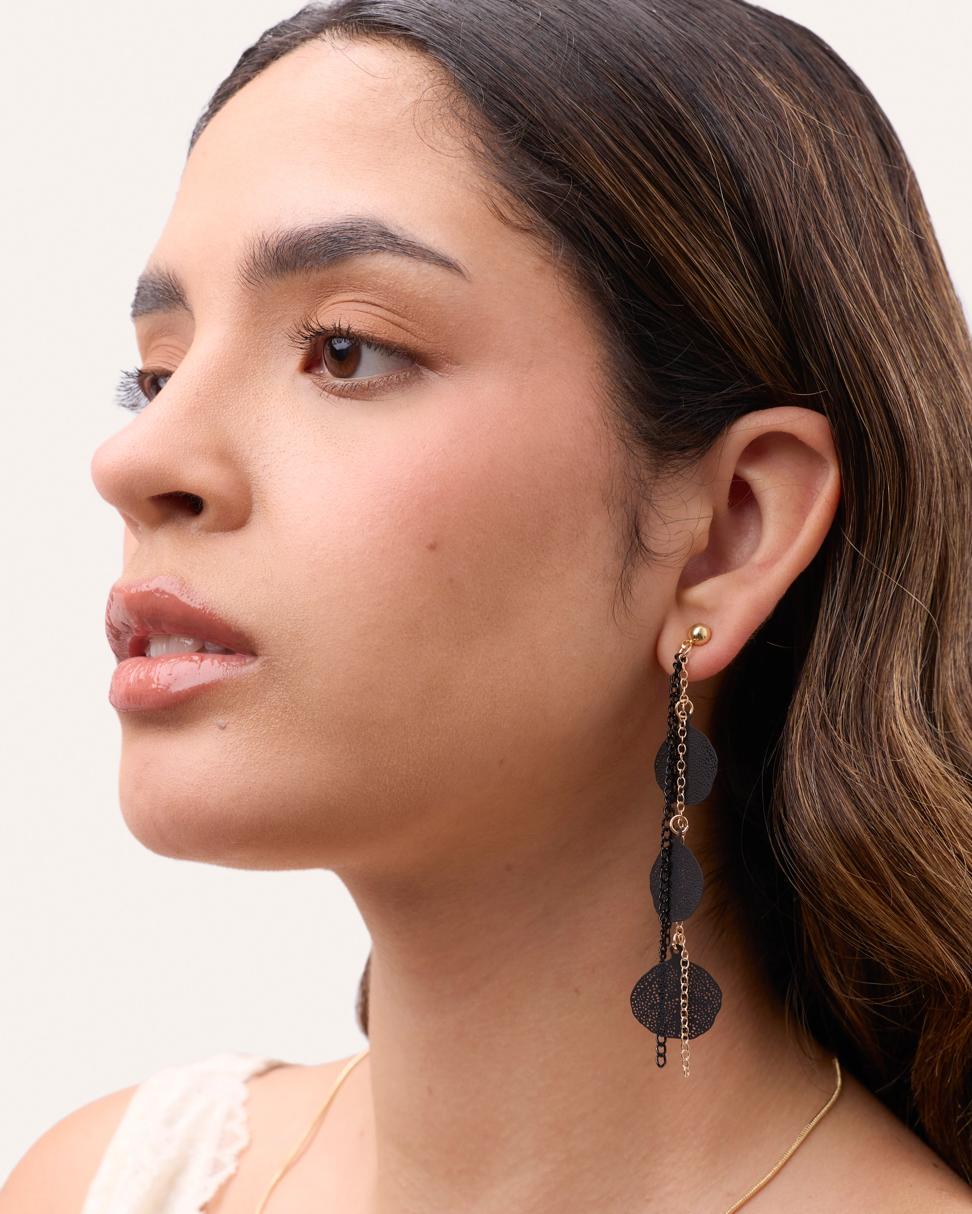 Arete Moda Largos Black Dorado - Image 3