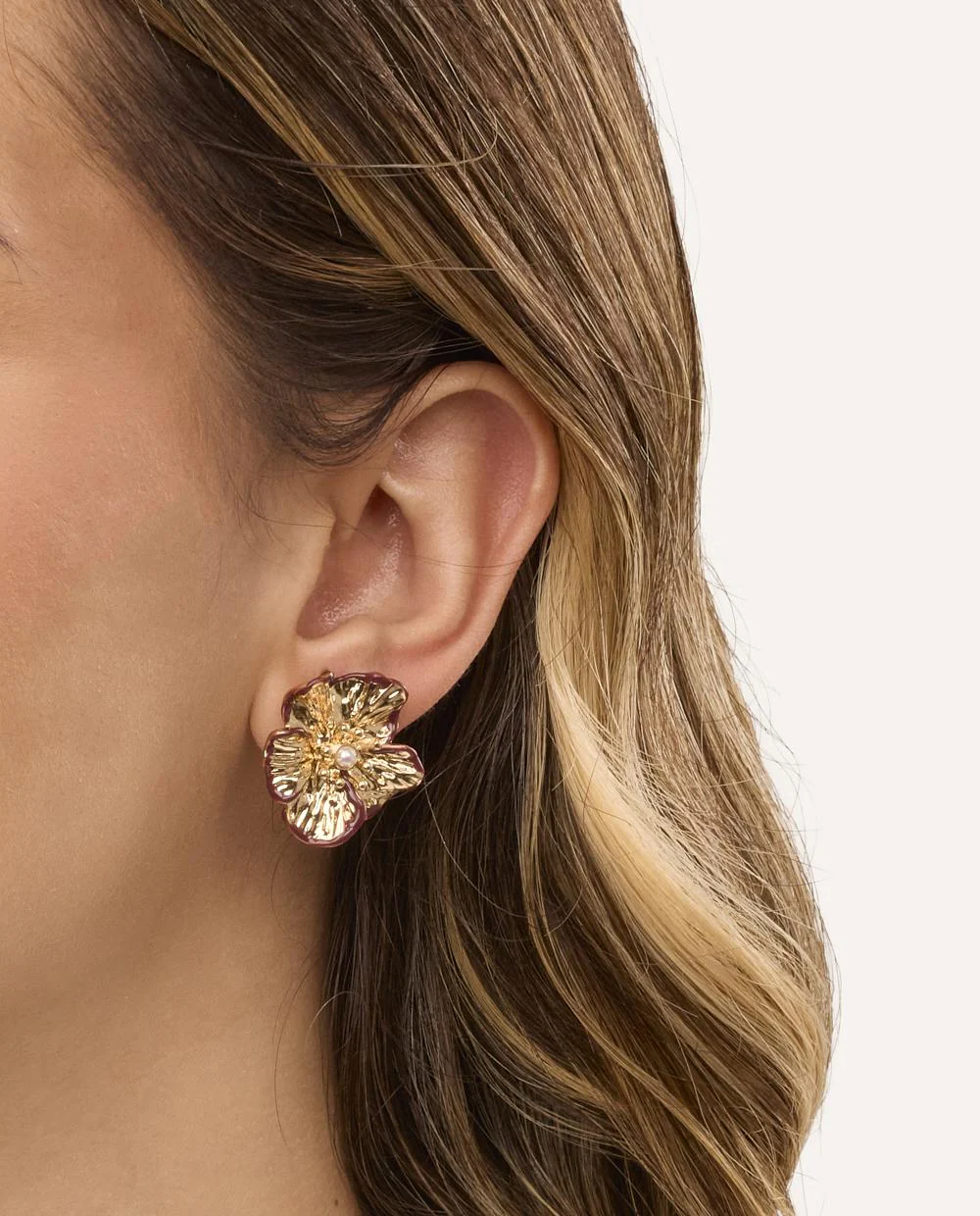 Aretes Moda Flor Dorado - Image 2