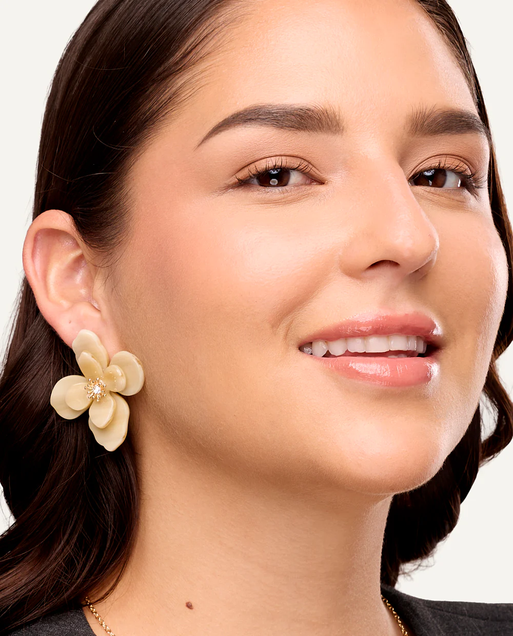Aretes Moda Flor Dorado - Image 2