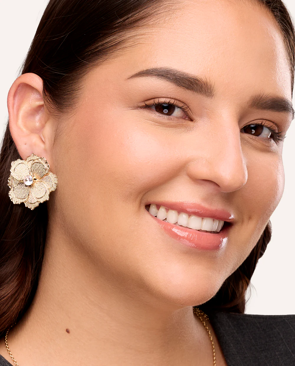Aretes Moda Flor Dorado - Image 2