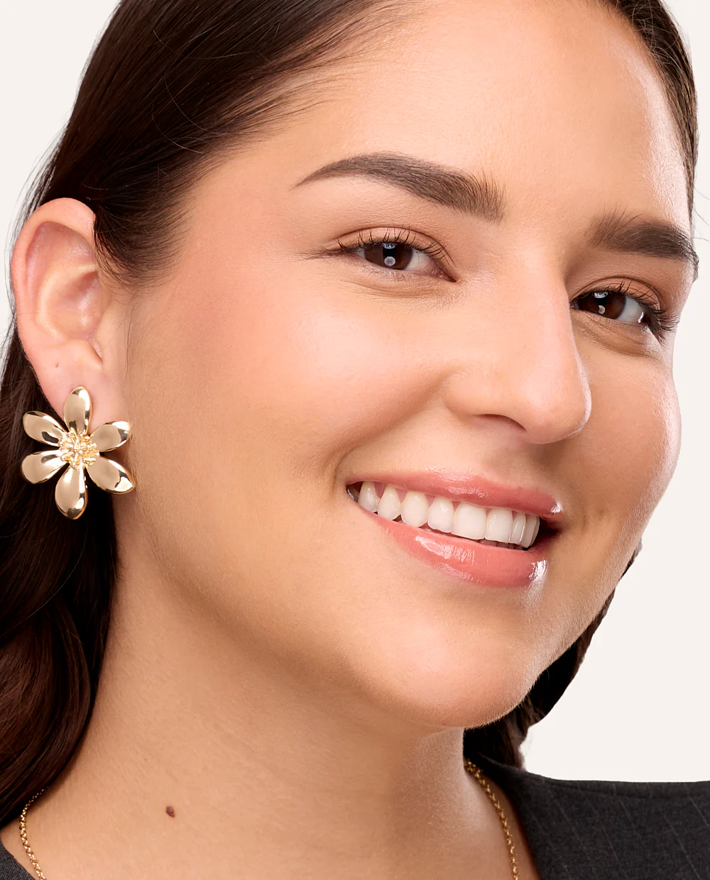 Aretes Moda Flor Dorado - Image 2
