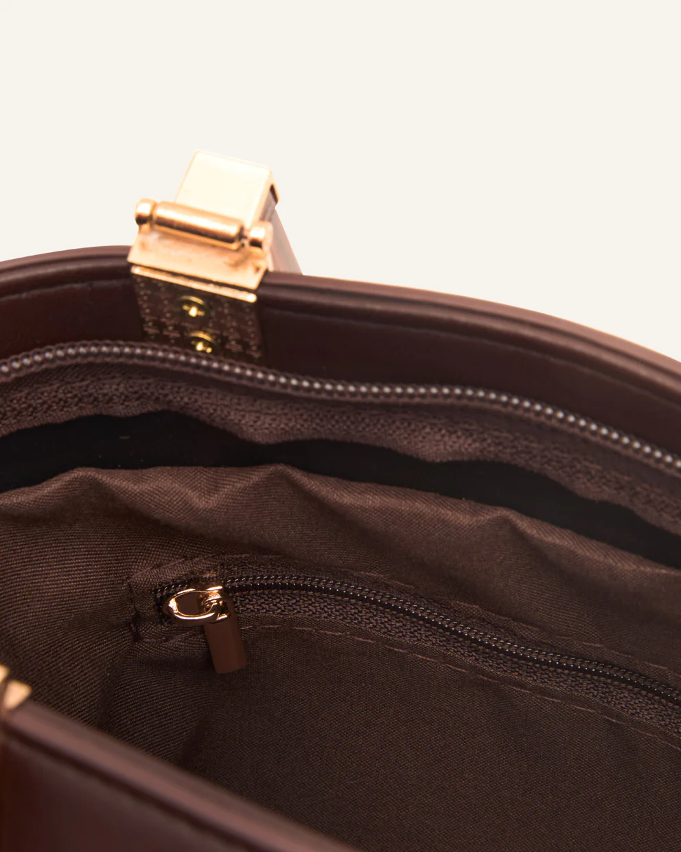 Cartera de Mano Estructurada PU Moda Marrón - Image 5