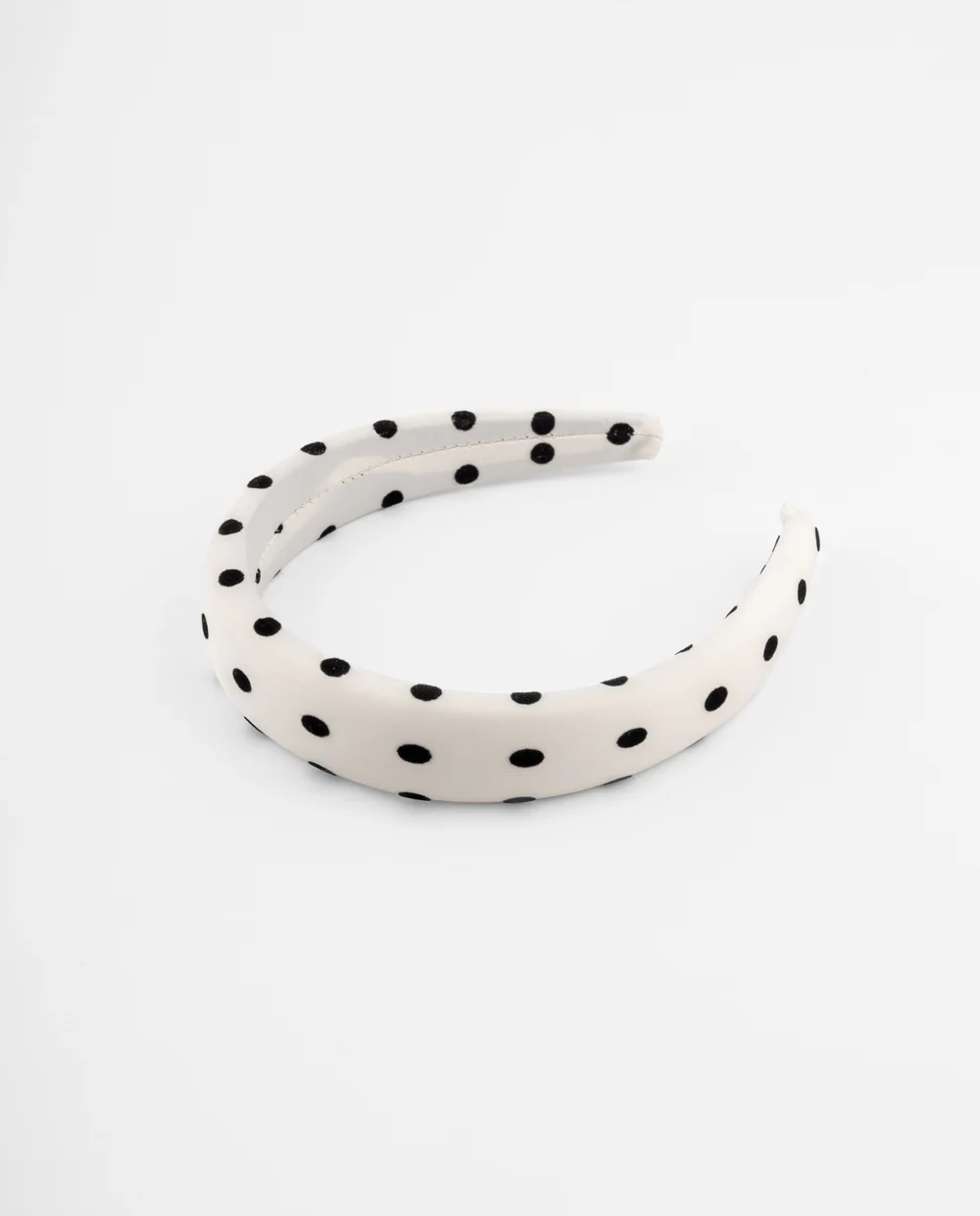 Vincha blanca con lunares negros